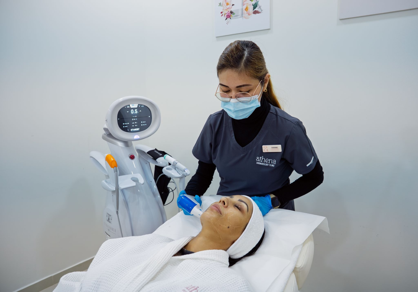 Advanced medical device for non-invasive lifting at Athena Dermatology Clinic in Dubai.