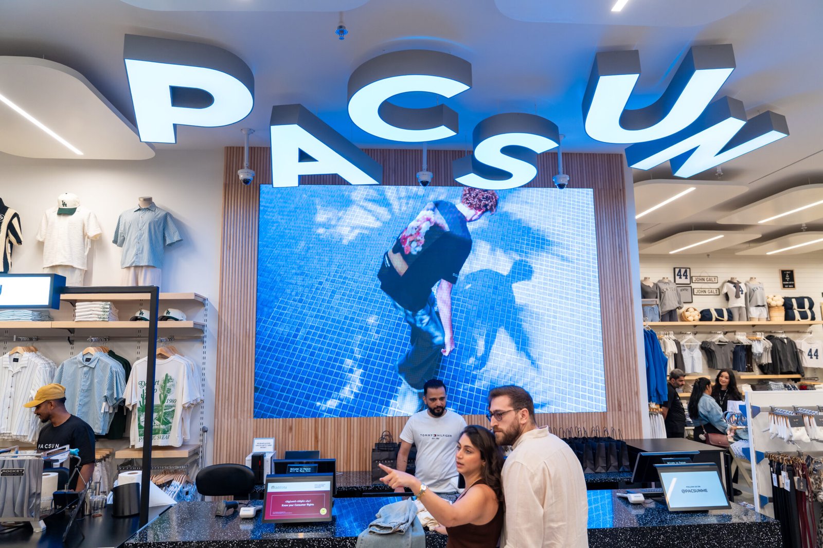Tour the New Pacsun Mall of the Emirates Store Now for Exclusive ...