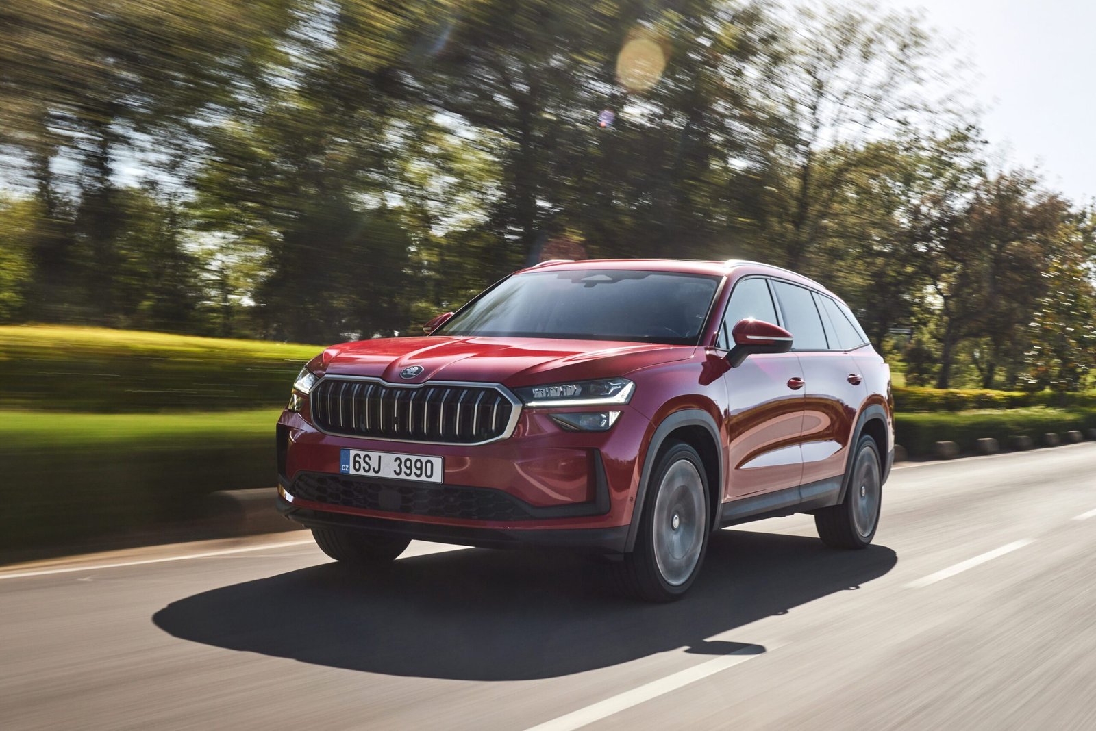 Versatile Škoda Kodiaq as the best family car UAE for school runs and storage.